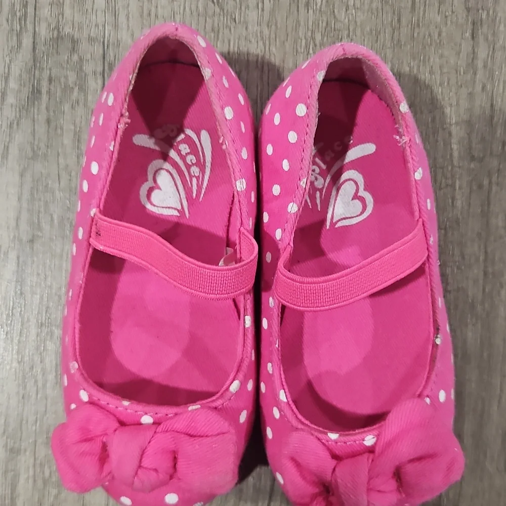 Place Pink Polka Dot Kids Shoes with Bow size 5